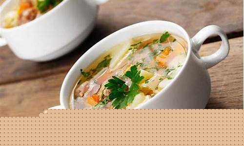 花胶炖乌鸡汤的功效与作用-花胶汤乌鸡好还是一般鸡好