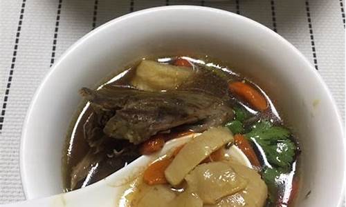 花胶煲汤的最佳搭配-花胶煲汤大全补气血的功效是什么